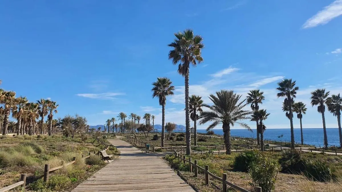 Precioso Bajo En El Toyo Daire Almería